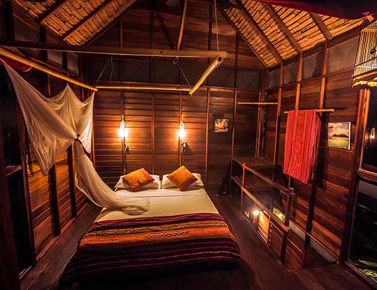 koh-lipe-resort-castaway-beach-front-breezy-bungalow-bedroom