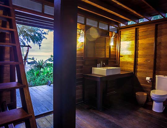 koh-lipe-resort-castaway-big-breezy-bungalows-bathroom-view